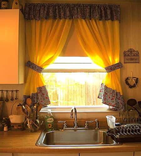 Які штори вибрати на кухню? (фото)